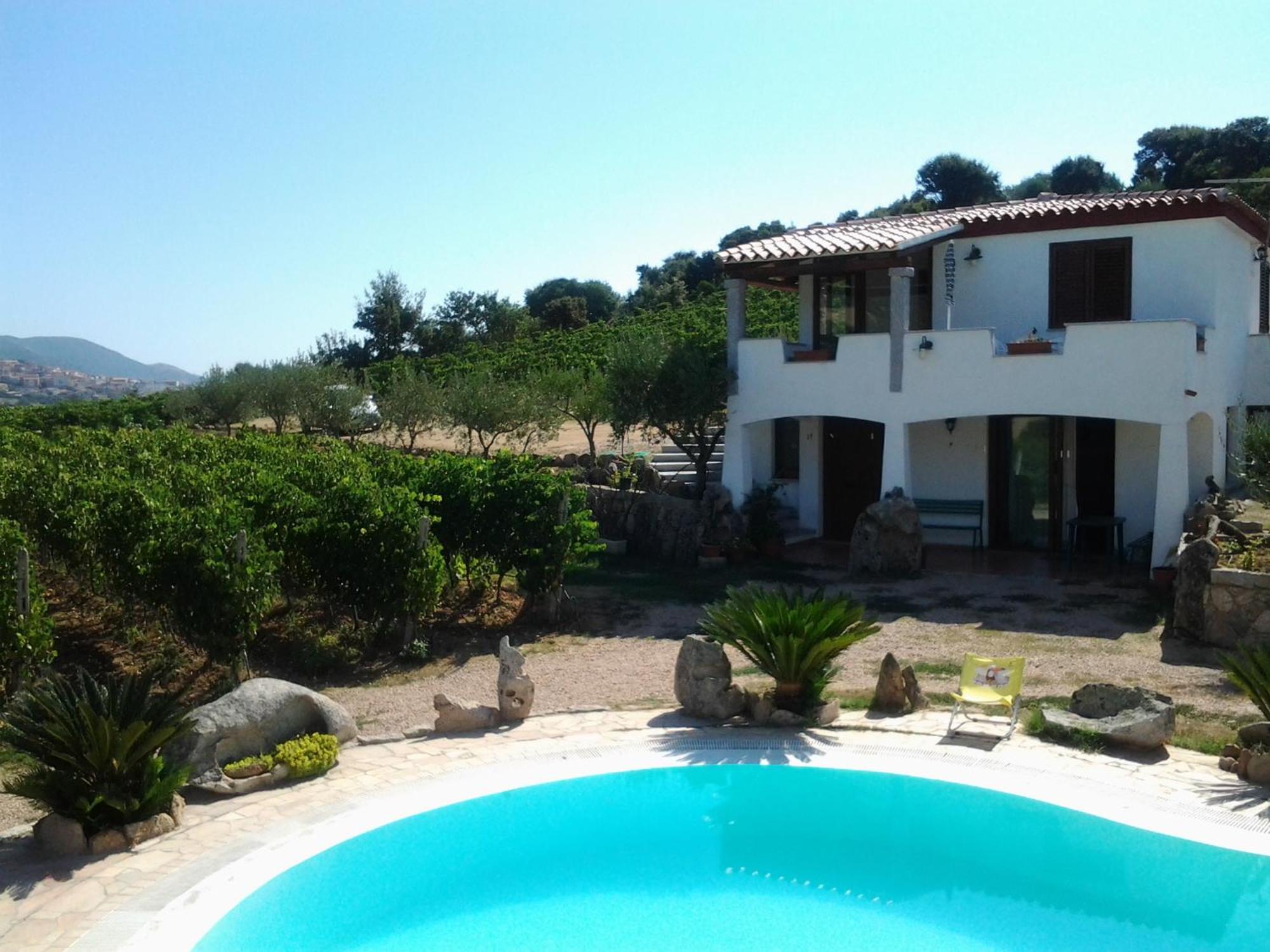 Agriturismo B&B Domo De Resteblas Berchidda Bagian luar foto
