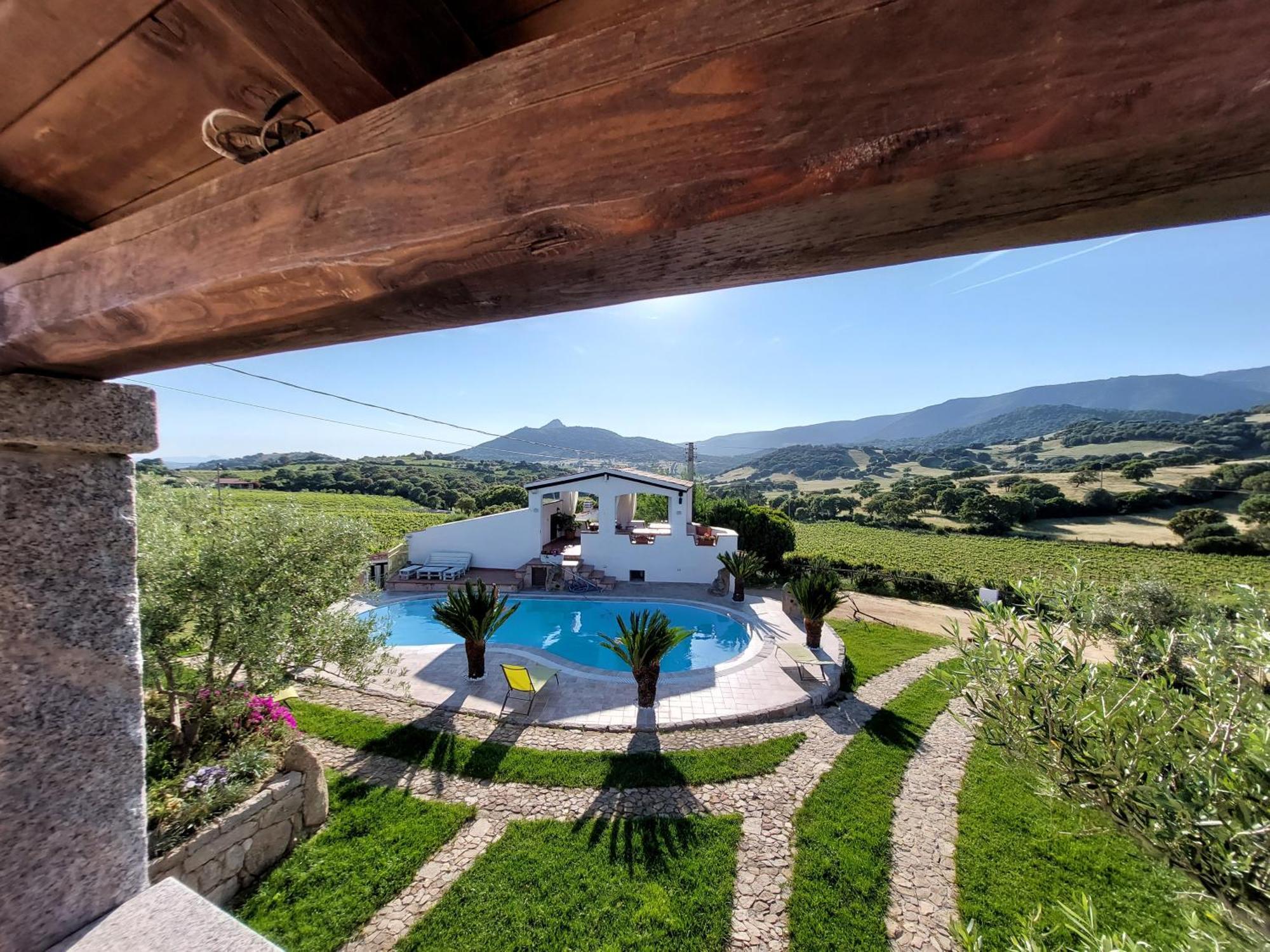 Agriturismo B&B Domo De Resteblas Berchidda Bagian luar foto