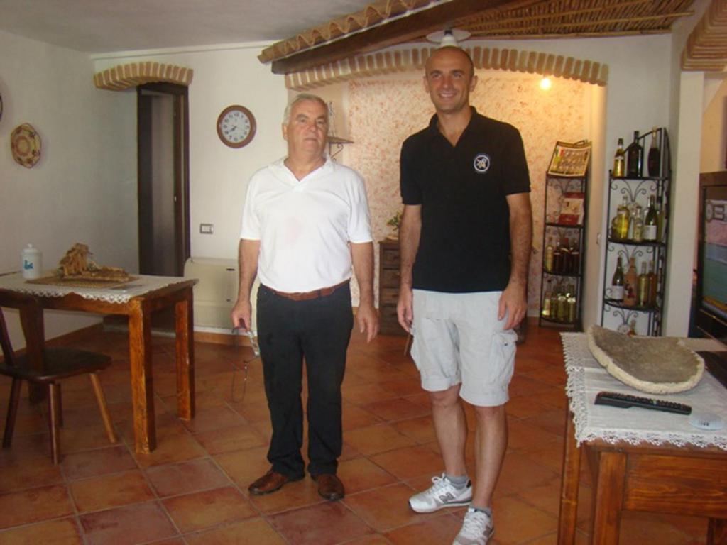 Agriturismo B&B Domo De Resteblas Berchidda Bagian luar foto