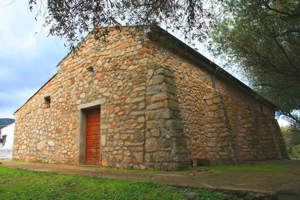 Agriturismo B&B Domo De Resteblas Berchidda Bagian luar foto