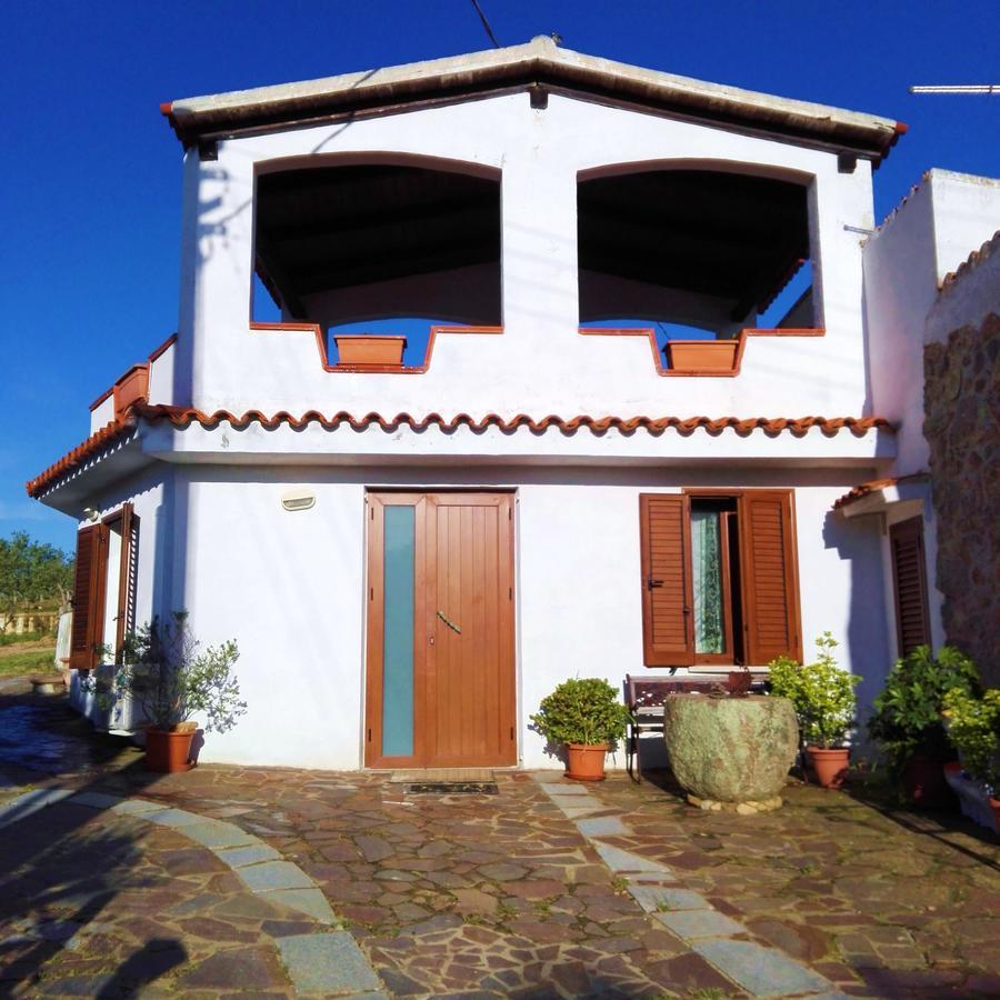 Agriturismo B&B Domo De Resteblas Berchidda Bagian luar foto