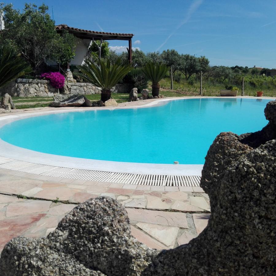 Agriturismo B&B Domo De Resteblas Berchidda Bagian luar foto